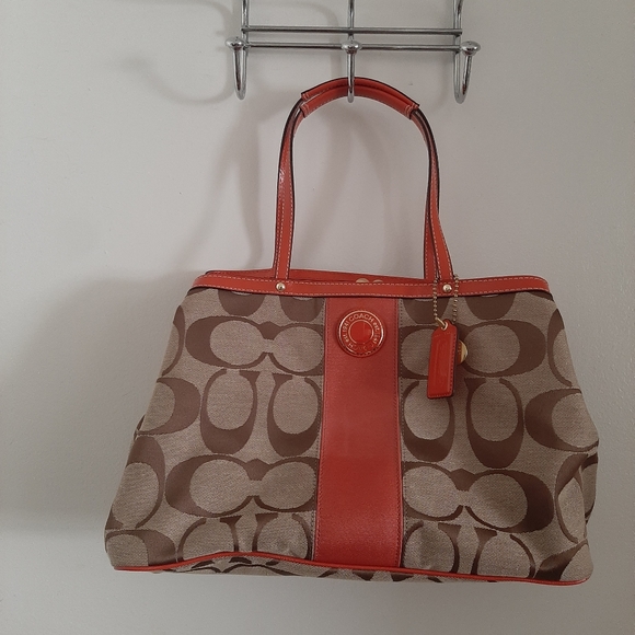 Coach Handbags - Coach shoulder bag